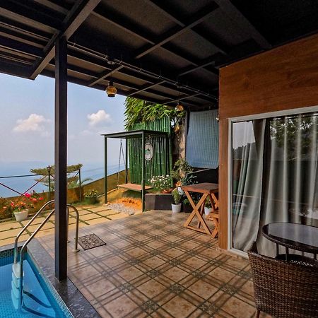 Mount Stratus Resort Vayalada Balussery Exterior photo