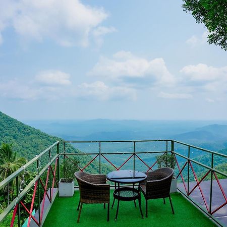 Mount Stratus Resort Vayalada Balussery Exterior photo
