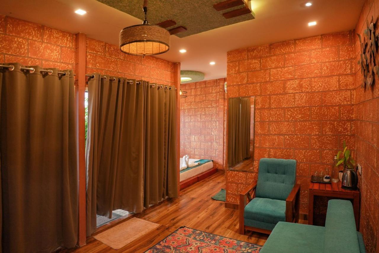 Mount Stratus Resort Vayalada Balussery Exterior photo