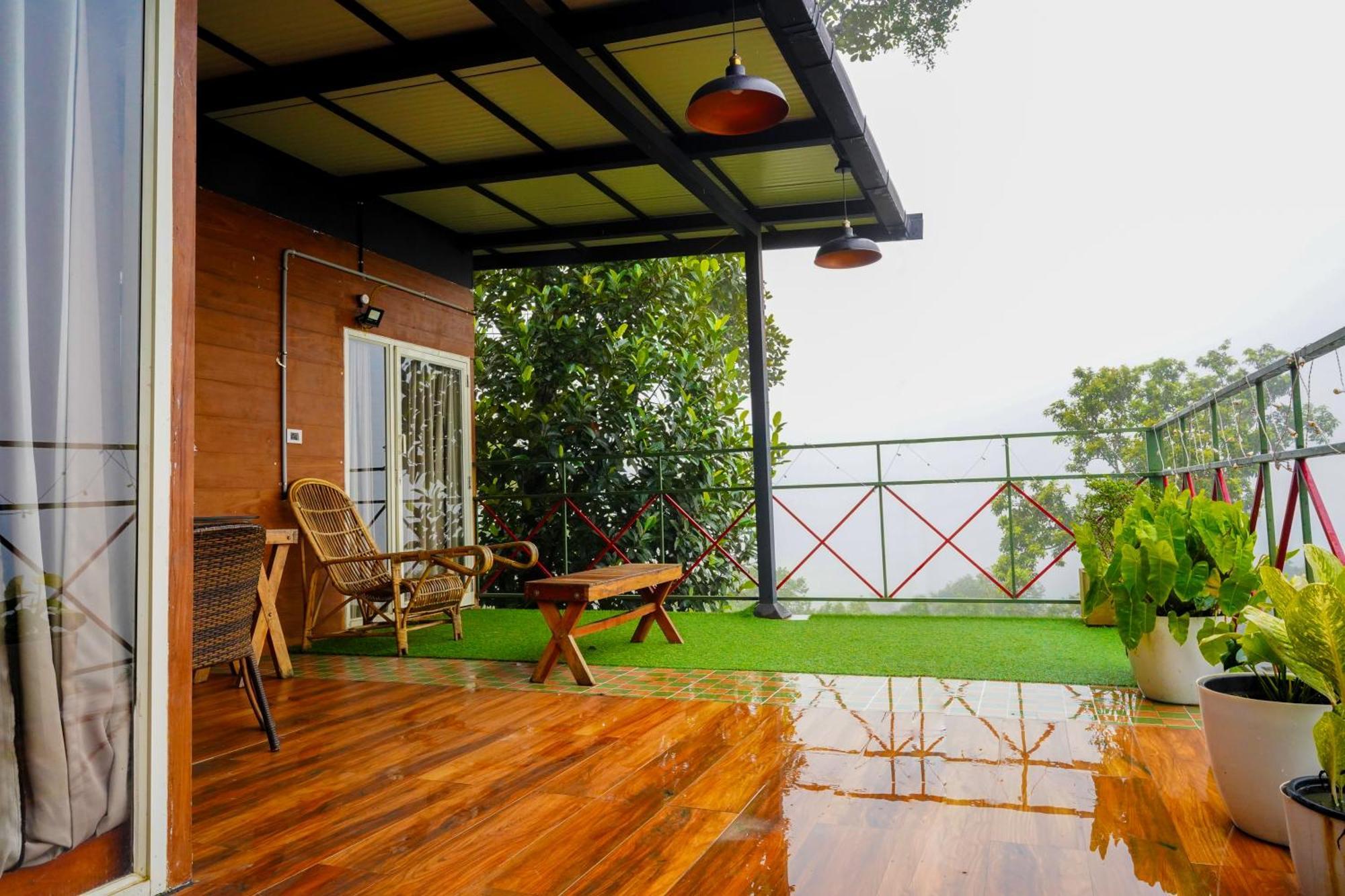 Mount Stratus Resort Vayalada Balussery Exterior photo